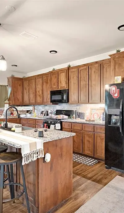 540 E Main Street, Pilot Point TX 76258 - Photo 2