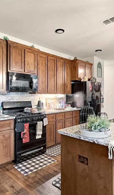 540 E Main Street, Pilot Point TX 76258 - Photo 3