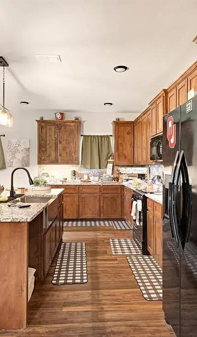 540 E Main Street, Pilot Point TX 76258 - Photo 5
