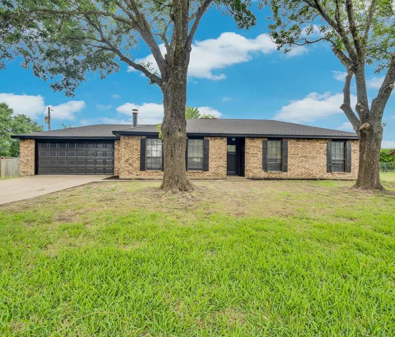 114 Becky Lane, Waxahachie TX 75165