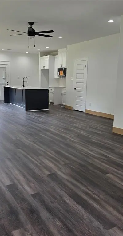 322 W Brownlee Avenue, Dallas TX 75224 - Photo 2