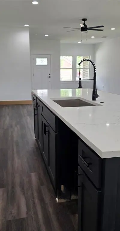 322 W Brownlee Avenue, Dallas TX 75224 - Photo 3