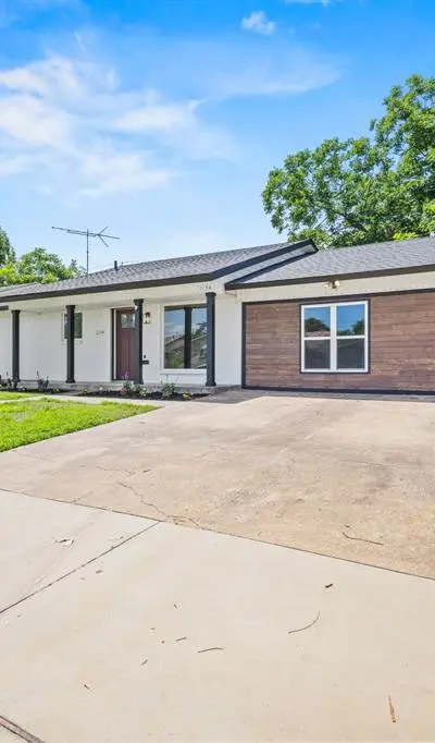 2134 Bowie Drive, Carrollton TX 75006 - Photo 2