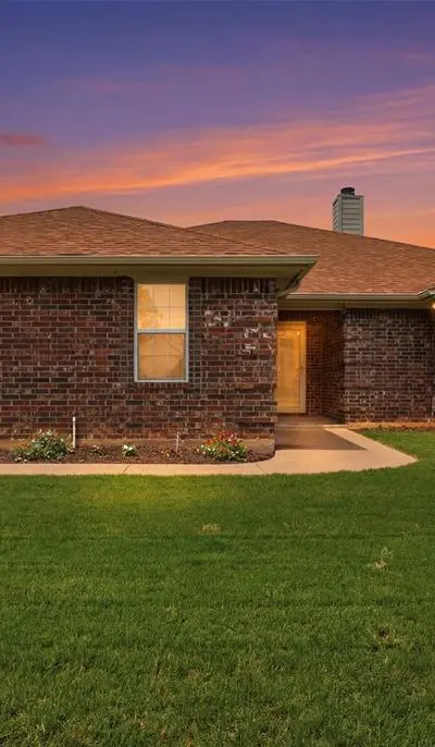 3910 View Point Drive, Granbury TX 76048