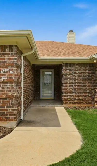 3910 View Point Drive, Granbury TX 76048 - Photo 2