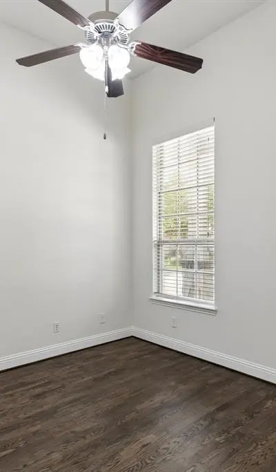 400 Warwick Boulevard, Lewisville TX 75056 - Photo 4