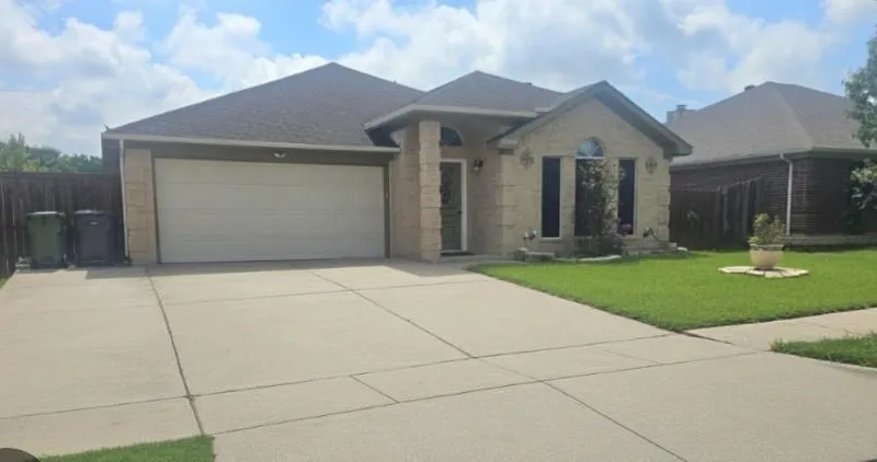 5905 Rising Meadow Drive, Arlington TX 76018