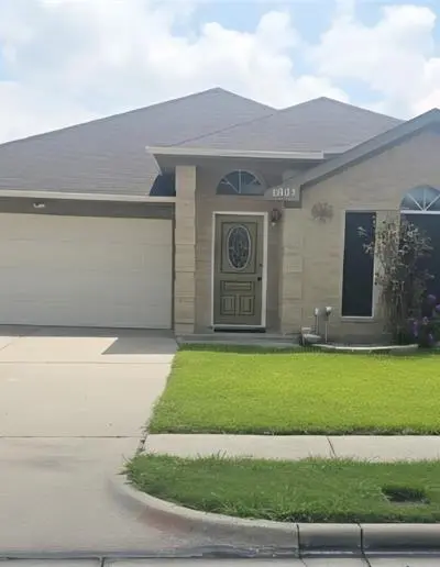 5905 Rising Meadow Drive, Arlington TX 76018 - Photo 2