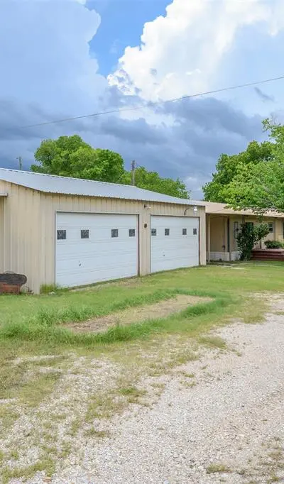 333 Private Road 1520, Bridgeport TX 76426 - Photo 4