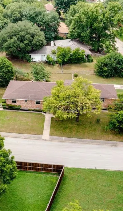 224 W Lanett Drive, DeSoto TX 75115 - Photo 3