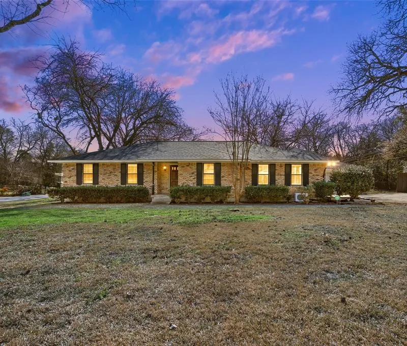 412 Spinner Road, DeSoto TX 75115