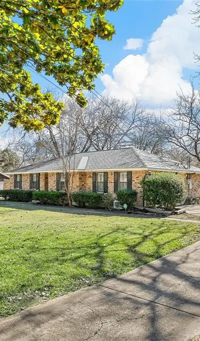 412 Spinner Road, DeSoto TX 75115 - Photo 2
