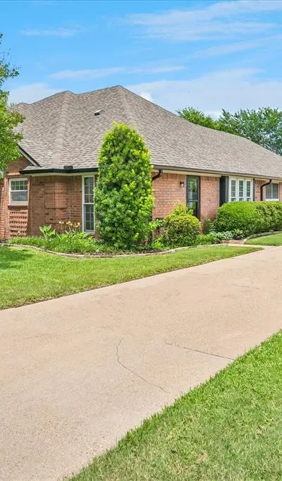 3912 Brookside Drive, Bedford TX 76021 - Photo 3