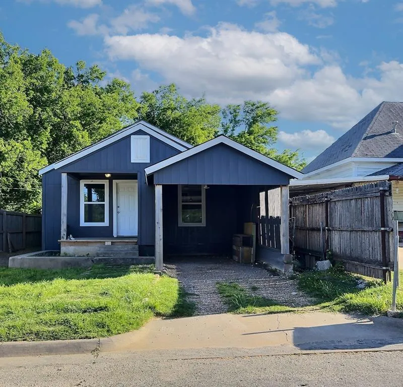 330 E Thompson Street, Jacksboro TX 76458
