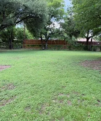 1109 Edwards Circle, Dallas TX 75224 - Photo 2