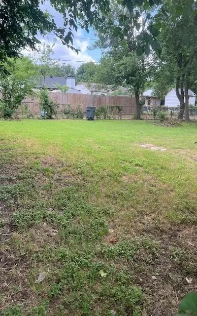 2602 Falls Drive, Dallas TX 75211 - Photo 2