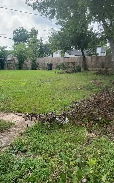 2602 Falls Drive, Dallas TX 75211 - Photo 3