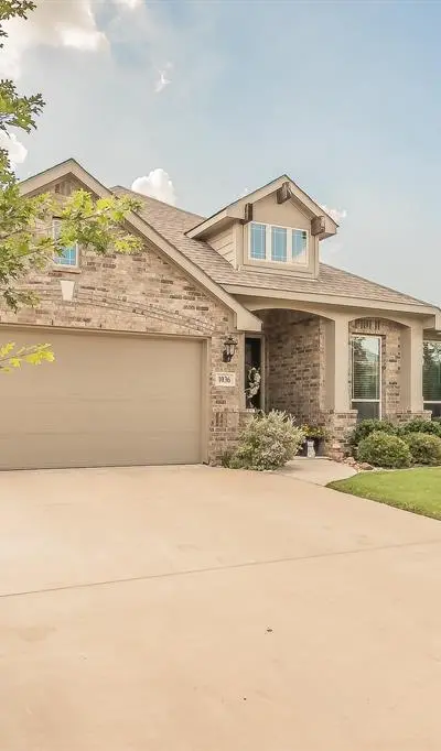 1036 Kingston Drive, Godley TX 76044 - Photo 2
