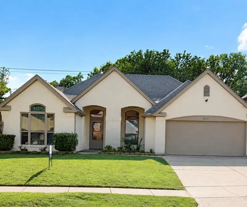 4527 Wescott Drive, Grand Prairie TX 75052