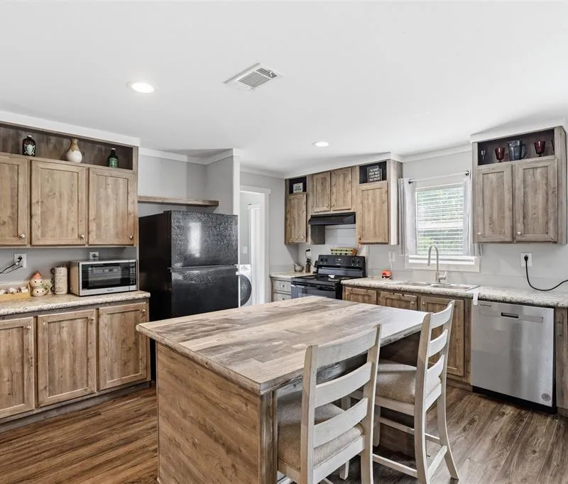 6026 Lake Granbury Trail, Granbury TX 76048