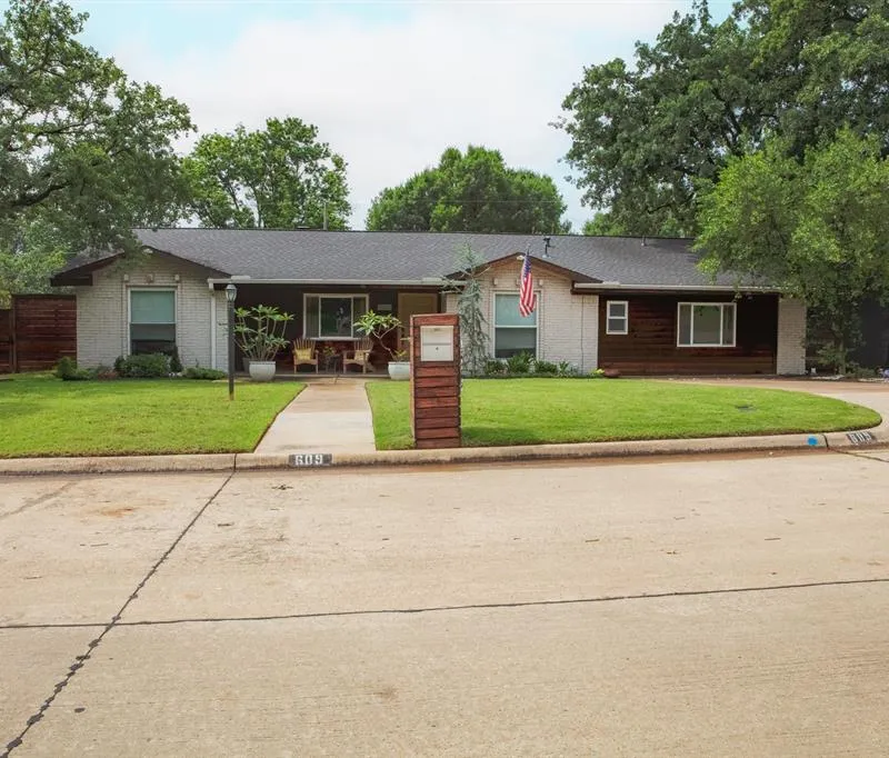 609 Hillside Road, Colleyville TX 76034