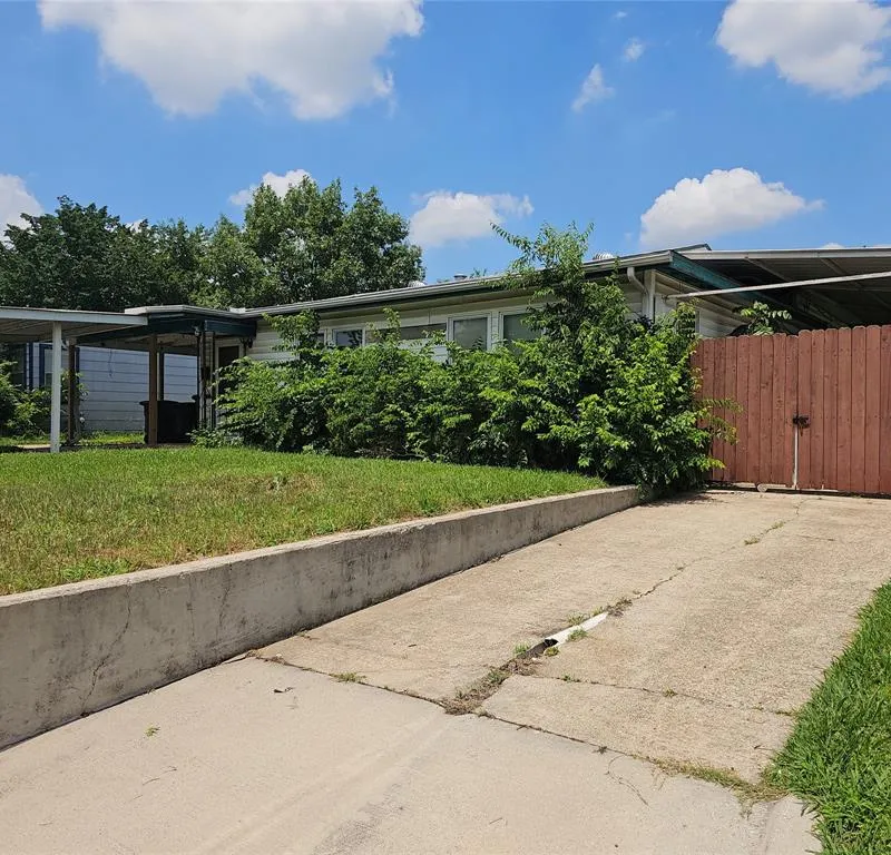 1420 Edney Street, Fort Worth TX 76115