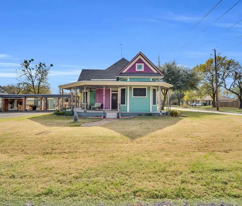 312 W 8th Street, Ferris TX 75125