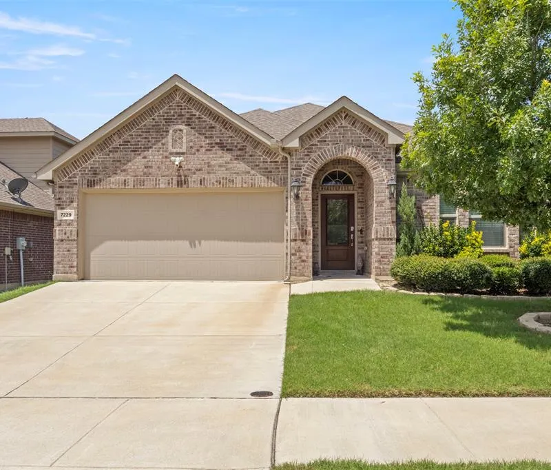 7229 Navoti Trail, Fort Worth TX 76131