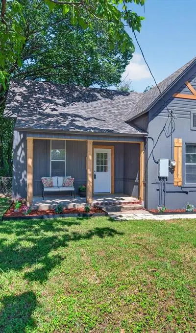 202 S Main Street, Joshua TX 76058