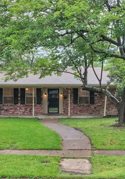 415 E Mona Avenue, Duncanville TX 75137