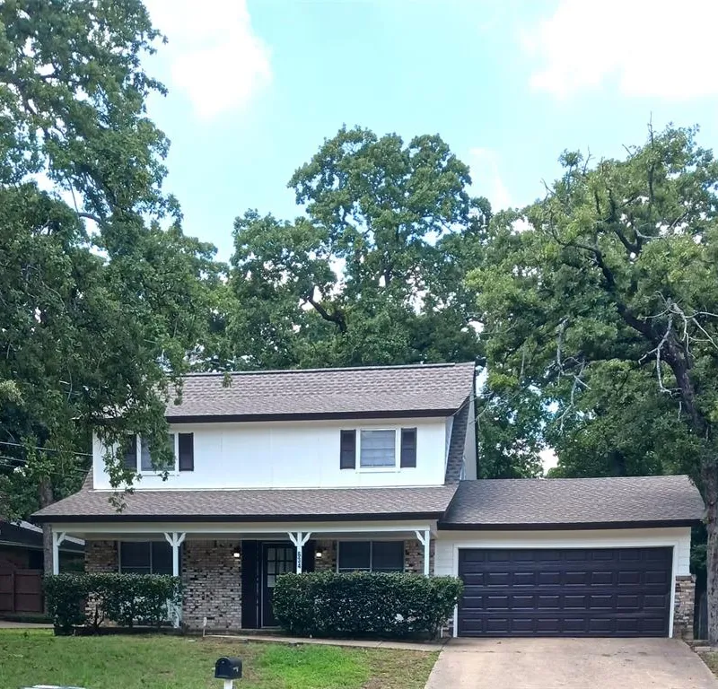 634 N Bowen Road, Arlington TX 76012