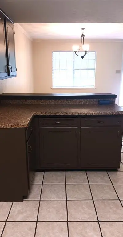 634 N Bowen Road, Arlington TX 76012 - Photo 4