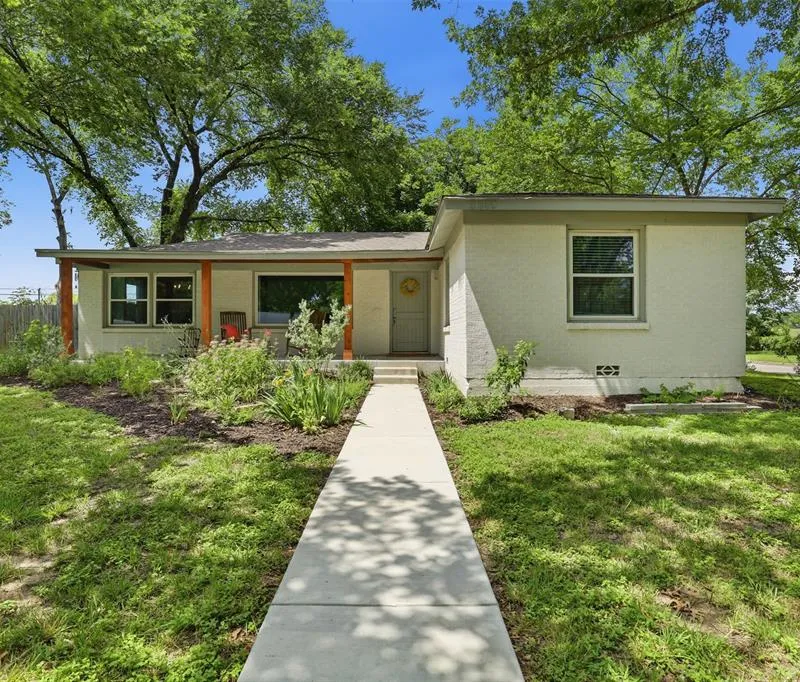 5500 Dennis Avenue, Fort Worth TX 76114