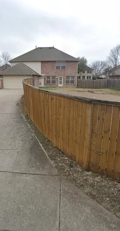 726 Cedarwood Drive, Cedar Hill TX 75104 - Photo 2