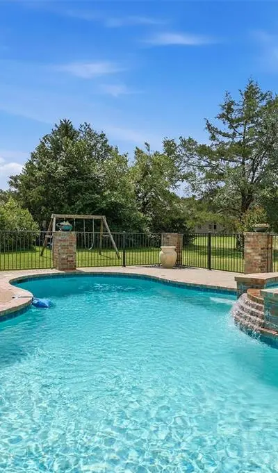107 Iriquois Drive, Lake Kiowa TX 76240 - Photo 2