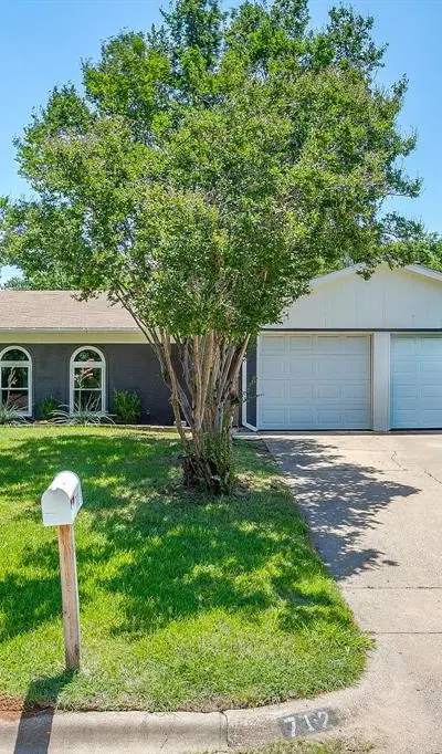 712 Poe Street, Azle TX 76020 - Photo 4