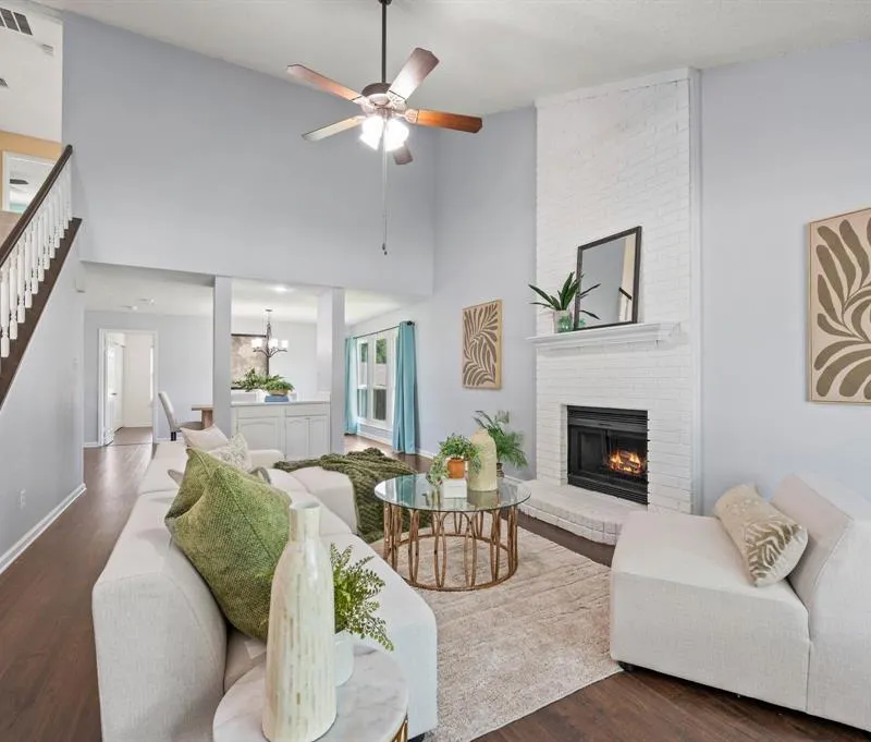 2621 Bayberry Lane, Euless TX 76039