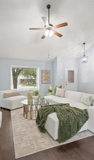 2621 Bayberry Lane, Euless TX 76039 - Photo 3