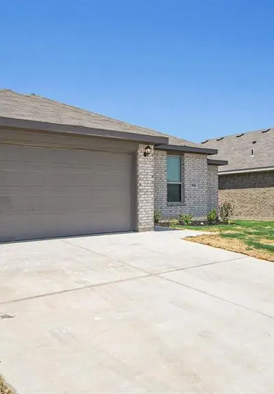 9816 Mescalbean Boulevard, Fort Worth TX 76036 - Photo 2
