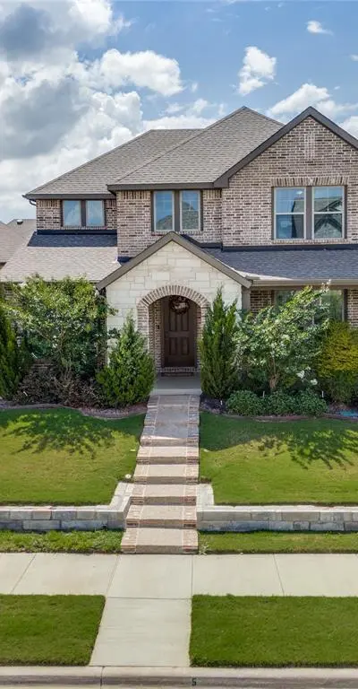 909 Almond Blossom Circle, Crowley TX 76036 - Photo 2