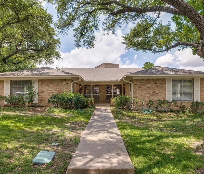 7003 Kingsbury Drive, Dallas TX 75231
