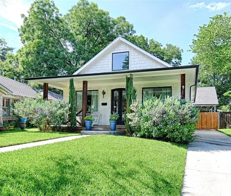 1323 Lansford Avenue, Dallas TX 75224