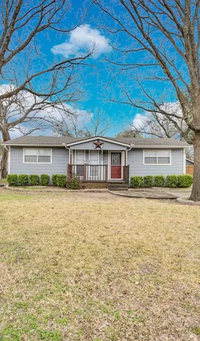 205 W Latimer Street, Ennis TX 75119 - Photo 3