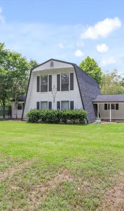 1003 VZ County Road 2128, Wills Point TX 75169