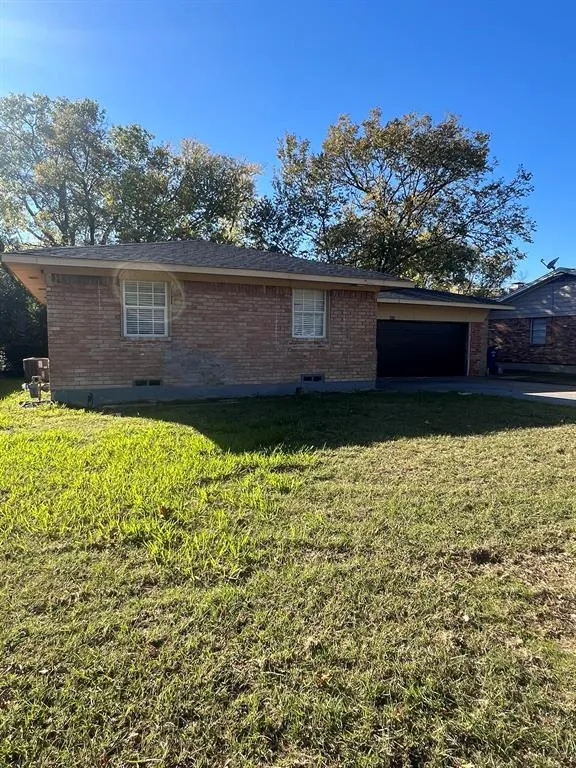 2419 N Prairie Creek Road, Dallas TX 75227
