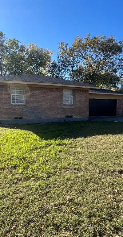 2419 N Prairie Creek Road, Dallas TX 75227