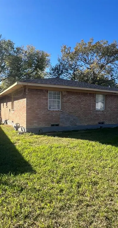 2419 N Prairie Creek Road, Dallas TX 75227 - Photo 2