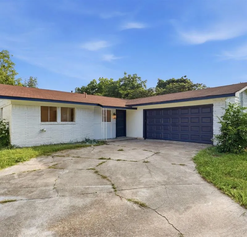 4649 South Drive W, Fort Worth TX 76132