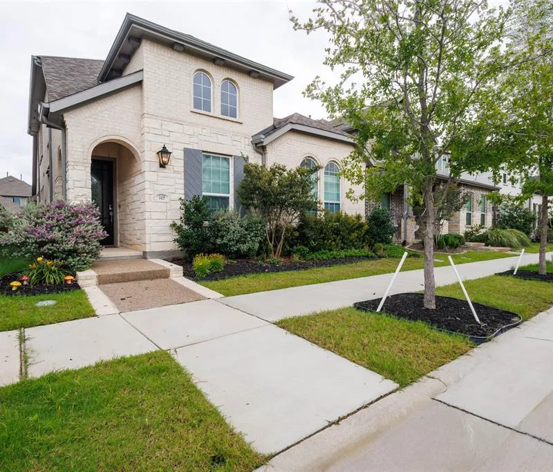 1435 Eden Valleywood Way, Arlington TX 76005