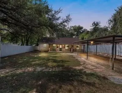 3620 Montgomery, Granbury TX 76049
